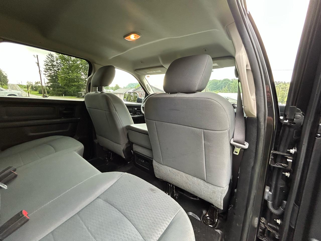 RAM 2500 Tradesman 4x4 Crew Cab 6'4" Box 2017