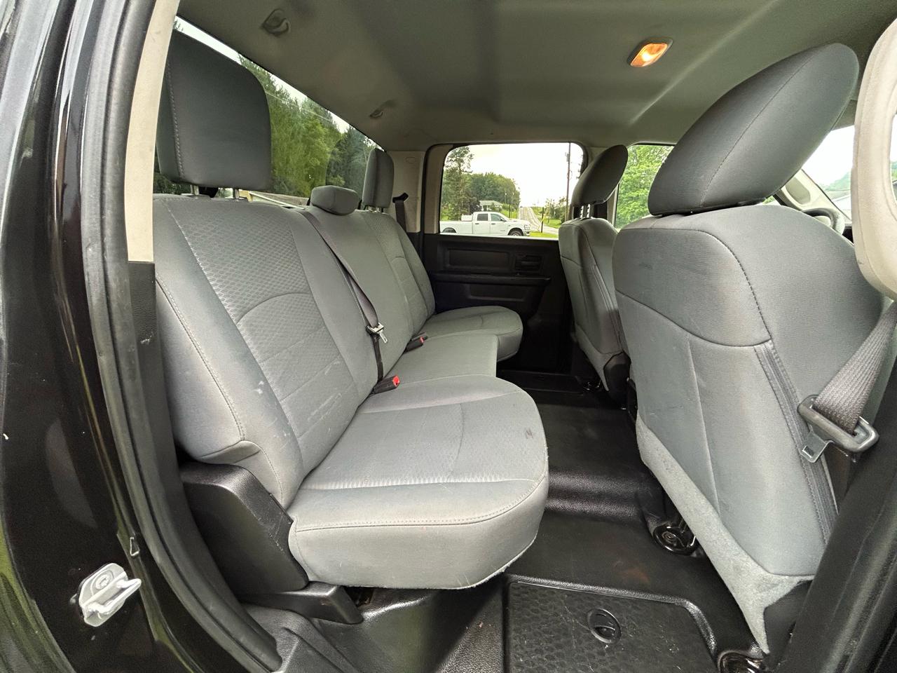 RAM 2500 Tradesman 4x4 Crew Cab 6'4" Box 2017