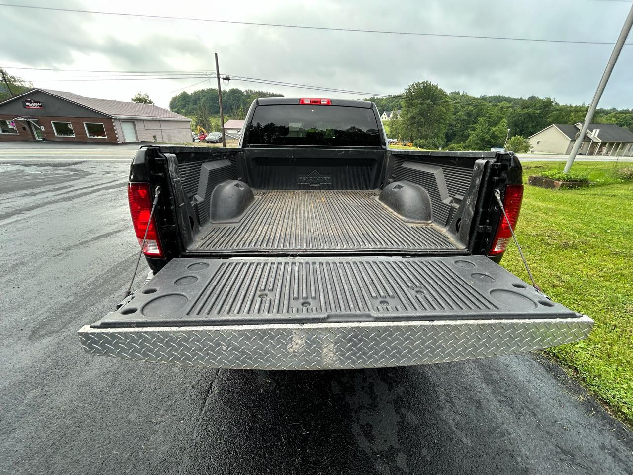 RAM 2500 Tradesman 4x4 Crew Cab 6'4" Box 2017