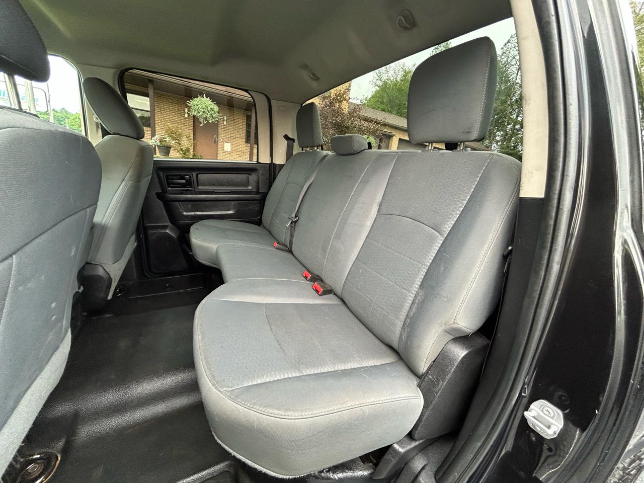 RAM 2500 Tradesman 4x4 Crew Cab 6'4" Box 2017