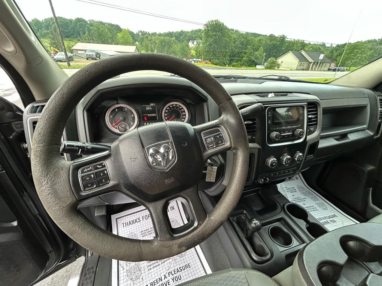 RAM 2500 Tradesman 4x4 Crew Cab 6'4" Box 2017