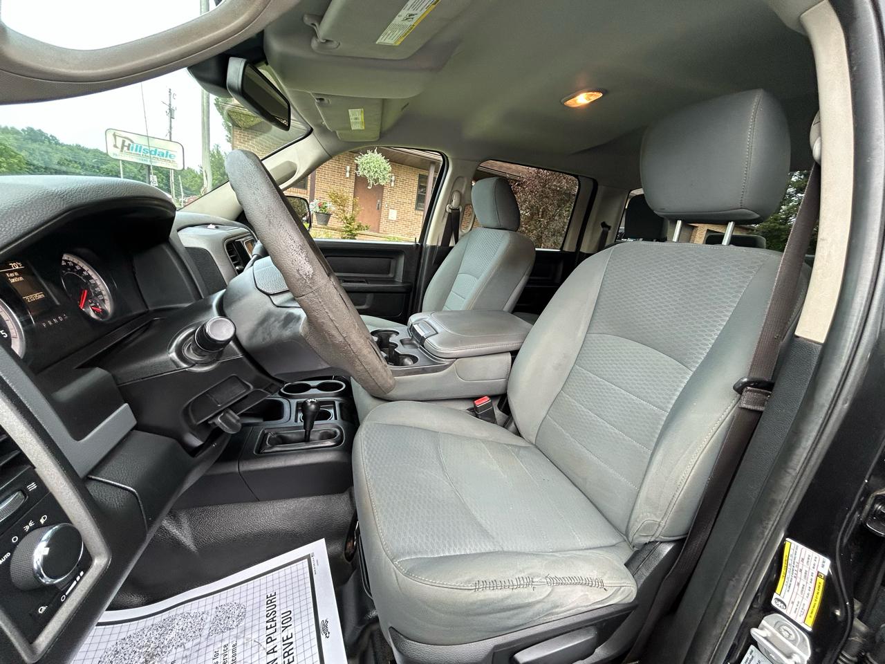 RAM 2500 Tradesman 4x4 Crew Cab 6'4" Box 2017
