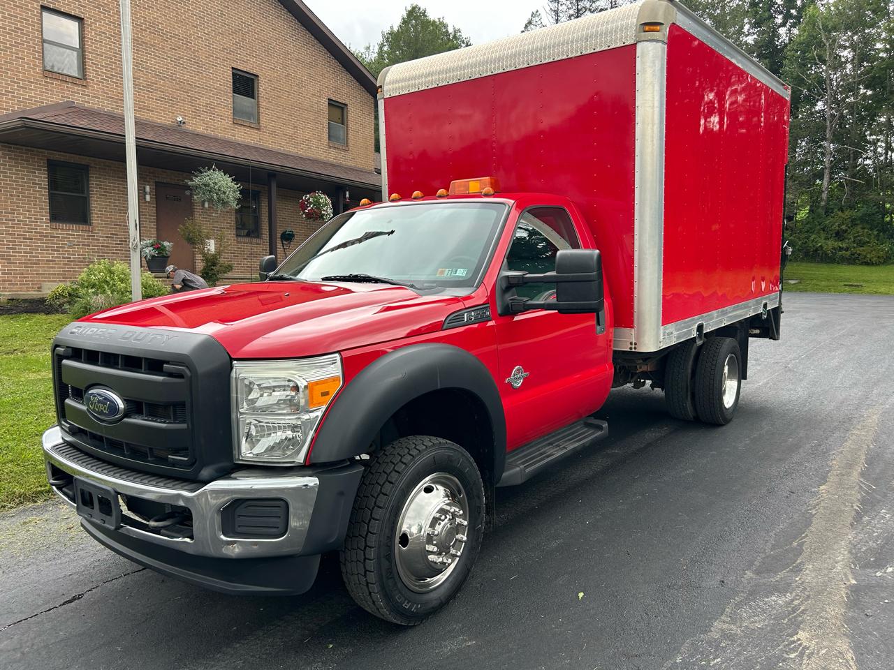 Ford Super Duty F-550 DRW 4WD Reg Cab 165" WB 84" CA XL 2015