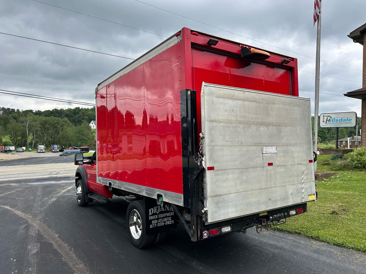 Ford Super Duty F-550 DRW 4WD Reg Cab 165" WB 84" CA XL 2015
