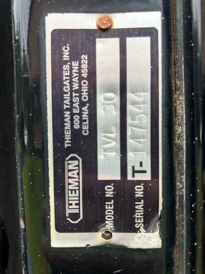 Ford Super Duty F-550 DRW 4WD Reg Cab 165" WB 84" CA XL 2015
