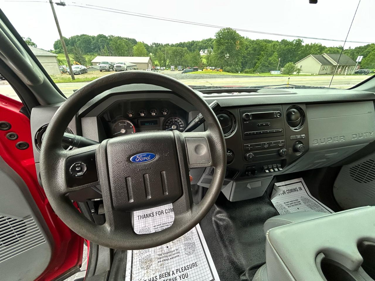Ford Super Duty F-550 DRW 4WD Reg Cab 165" WB 84" CA XL 2015