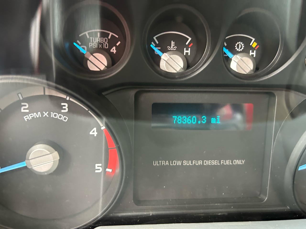 Ford Super Duty F-550 DRW 4WD Reg Cab 165" WB 84" CA XL 2015