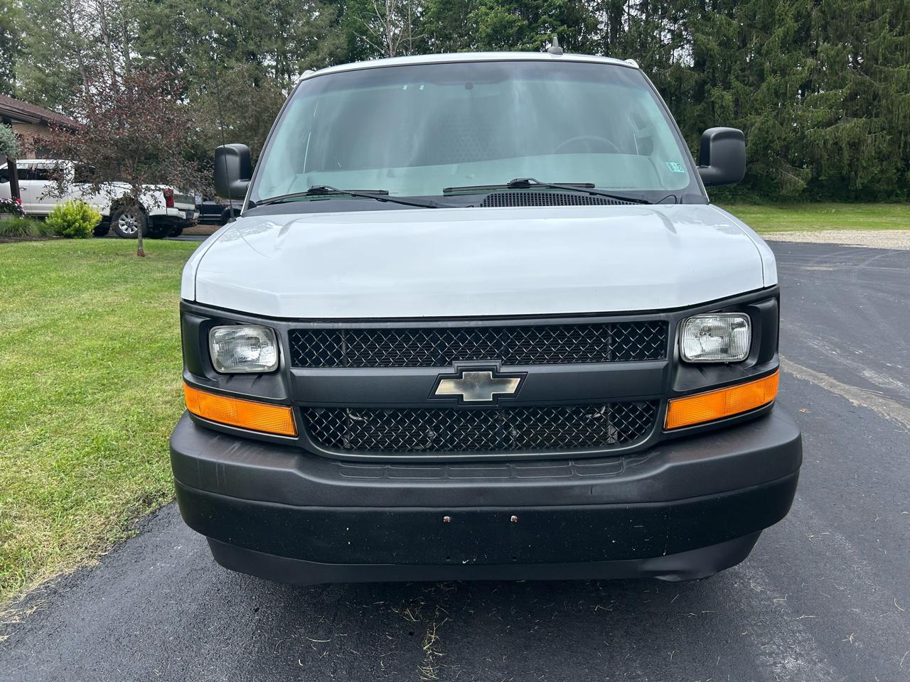 Chevrolet Express Cargo Van RWD 3500 135" 2017