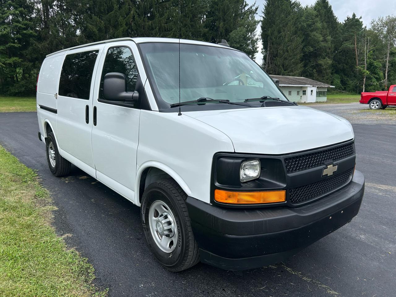 Chevrolet Express Cargo Van RWD 3500 135" 2017