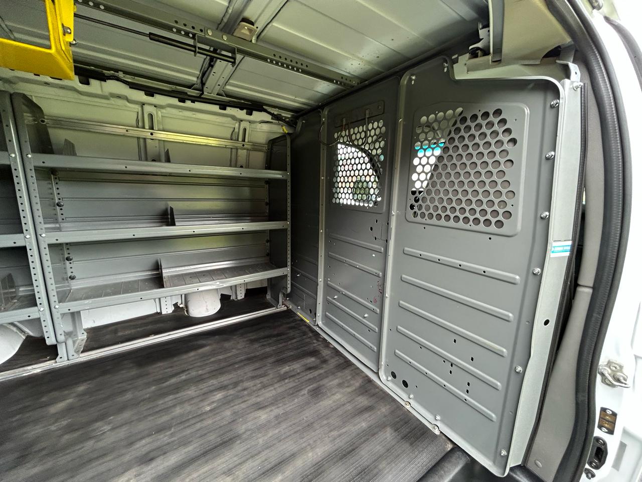 Chevrolet Express Cargo Van RWD 3500 135" 2017