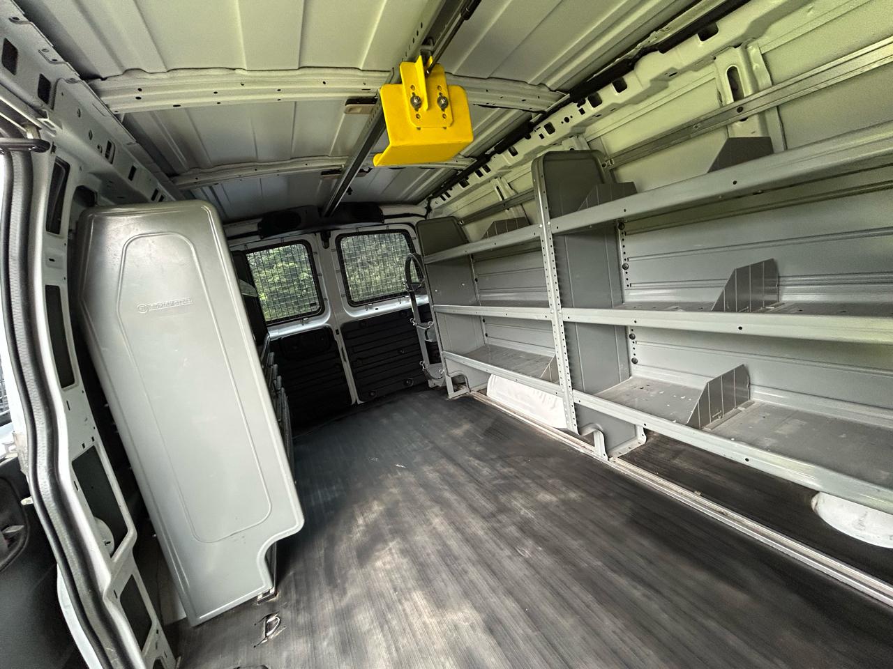 Chevrolet Express Cargo Van RWD 3500 135" 2017