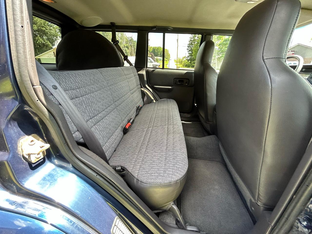 Jeep Cherokee 4dr Police 4WD 2000