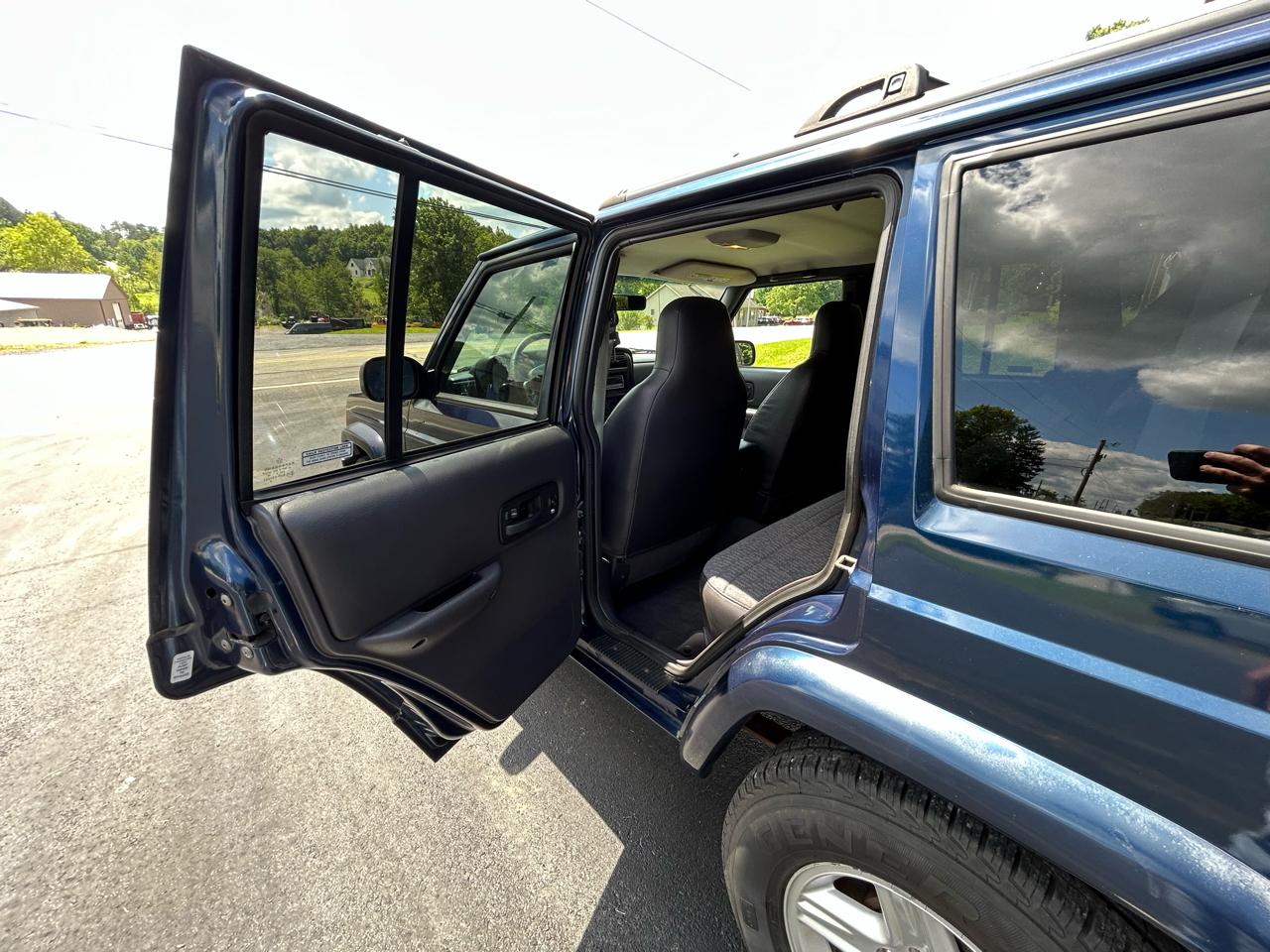 Jeep Cherokee 4dr Police 4WD 2000