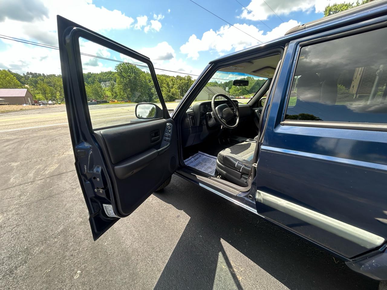 Jeep Cherokee 4dr Police 4WD 2000