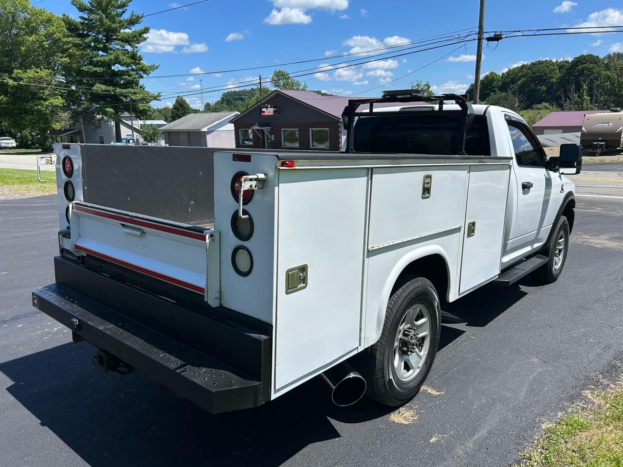 RAM 3500 4WD Reg Cab 143" WB 60" CA Tradesman 2014