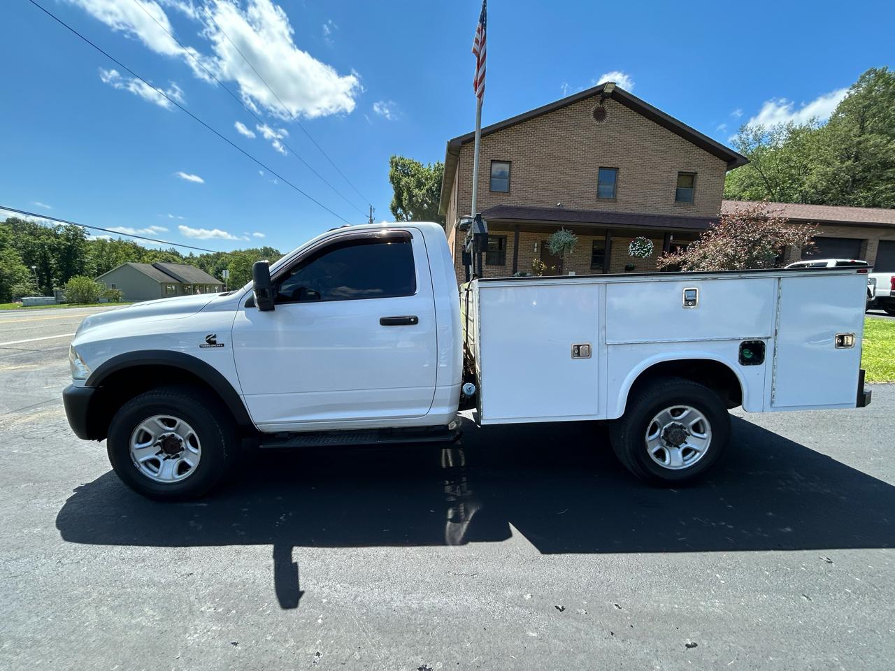 RAM 3500 4WD Reg Cab 143" WB 60" CA Tradesman 2014