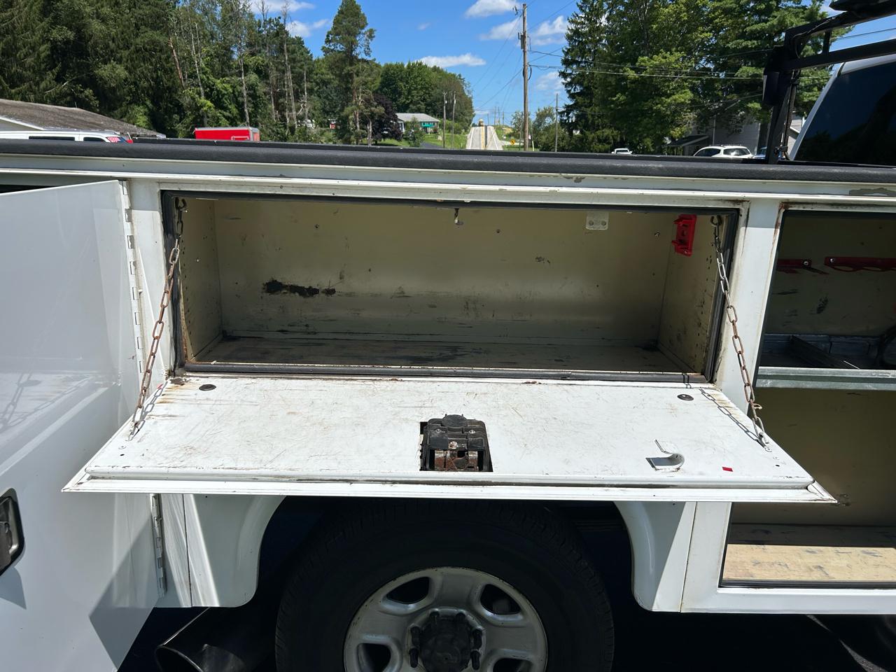 RAM 3500 4WD Reg Cab 143" WB 60" CA Tradesman 2014