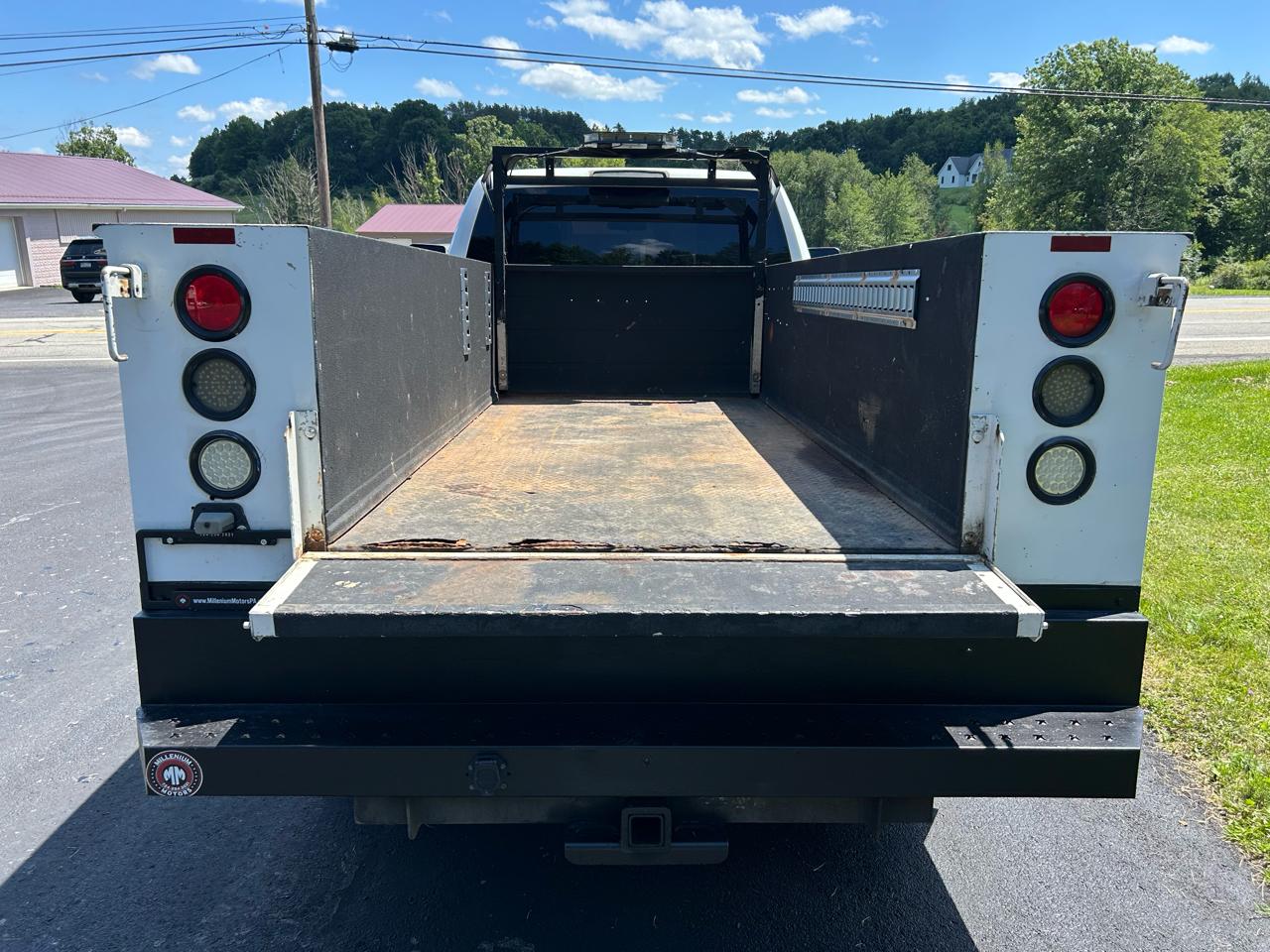 RAM 3500 4WD Reg Cab 143" WB 60" CA Tradesman 2014