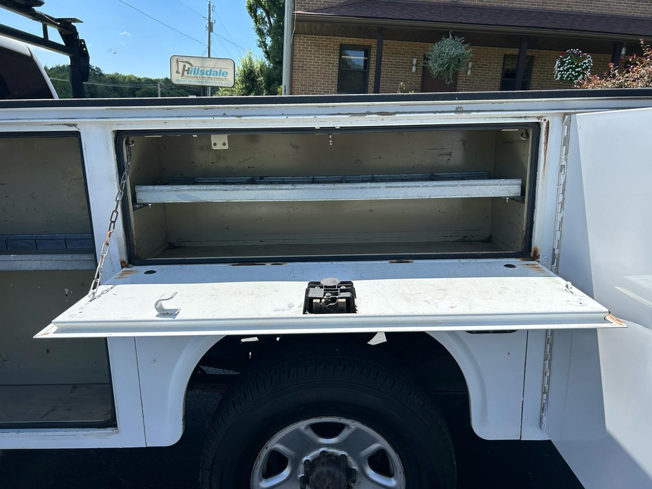 RAM 3500 4WD Reg Cab 143" WB 60" CA Tradesman 2014