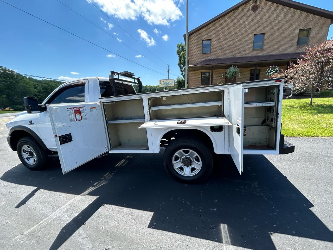 RAM 3500 4WD Reg Cab 143" WB 60" CA Tradesman 2014