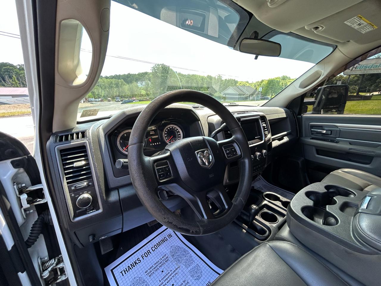 RAM 3500 4WD Reg Cab 143" WB 60" CA Tradesman 2014