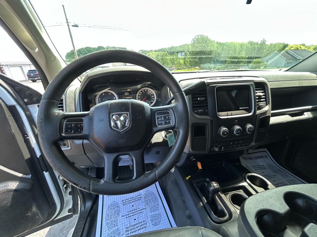 RAM 3500 4WD Reg Cab 143" WB 60" CA Tradesman 2014