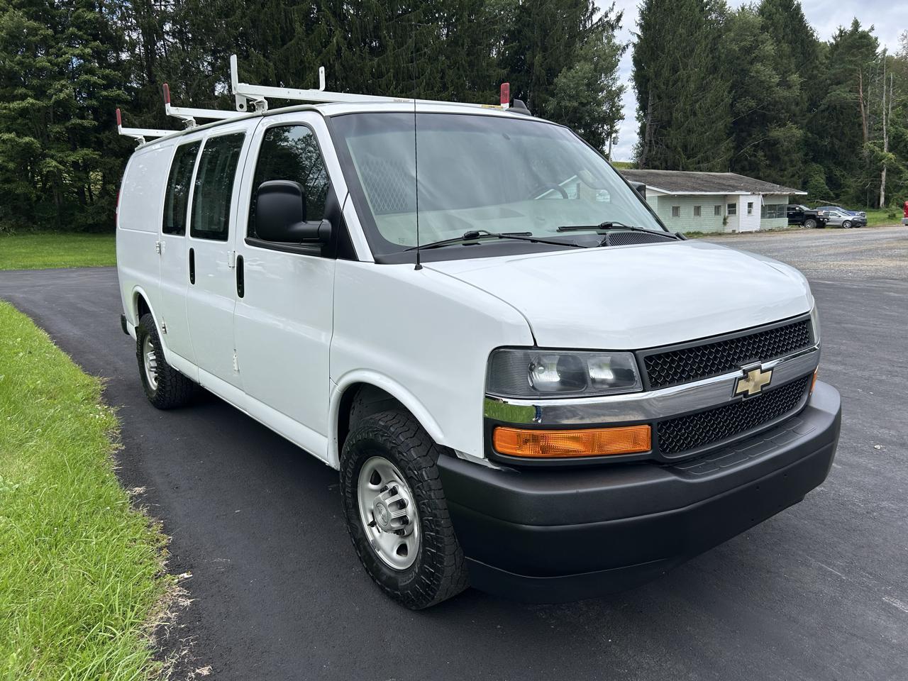Chevrolet Express Cargo Van RWD 2500 135" 2020