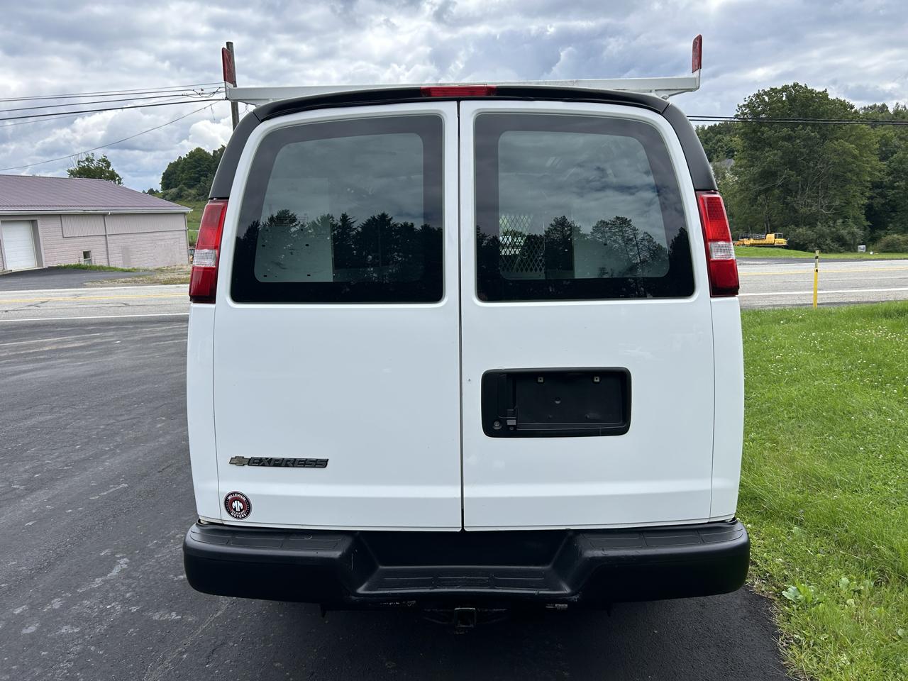 Chevrolet Express Cargo Van RWD 2500 135" 2020