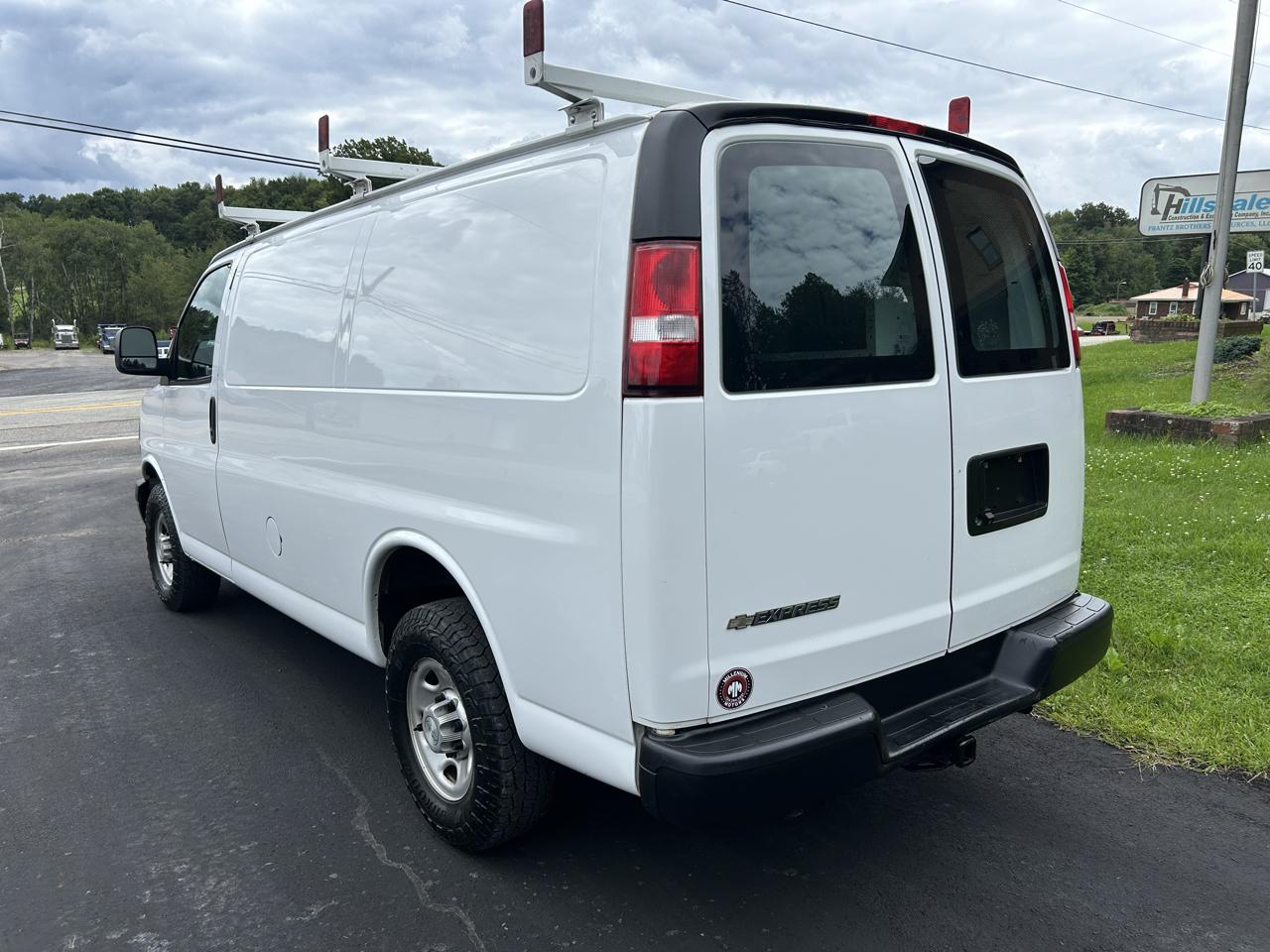 Chevrolet Express Cargo Van RWD 2500 135" 2020
