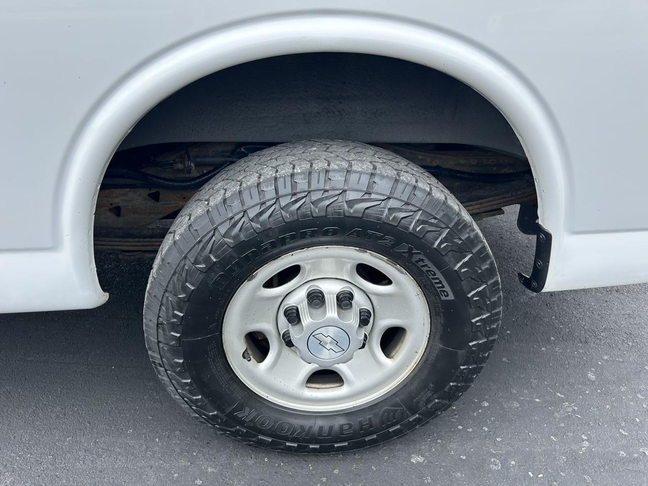 Chevrolet Express Cargo Van RWD 2500 135" 2020