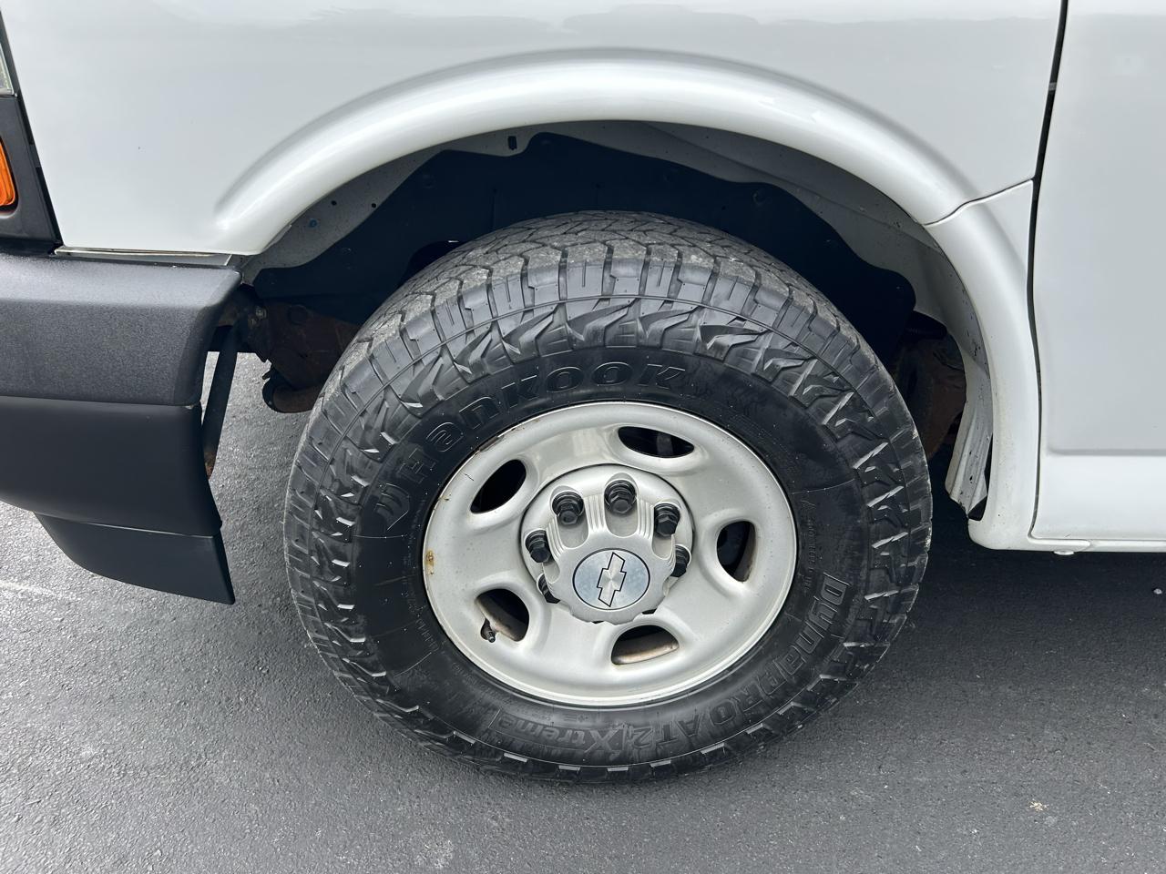 Chevrolet Express Cargo Van RWD 2500 135" 2020