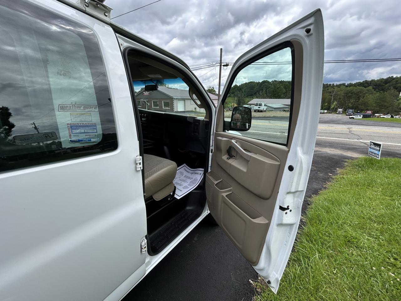 Chevrolet Express Cargo Van RWD 2500 135" 2020
