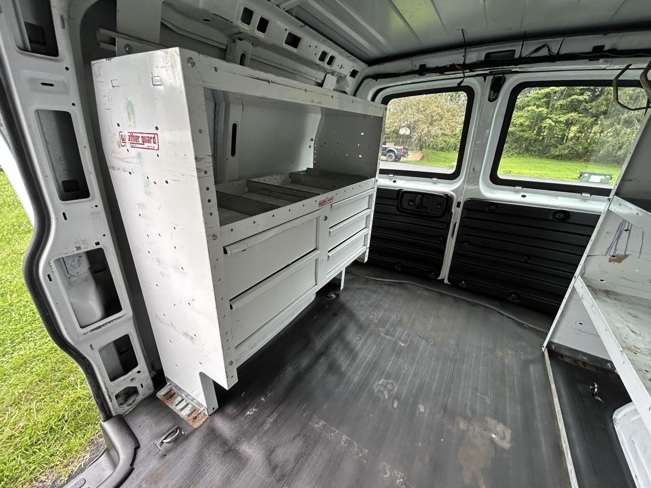 Chevrolet Express Cargo Van RWD 2500 135" 2020