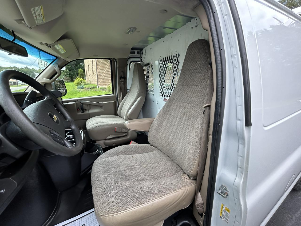 Chevrolet Express Cargo Van RWD 2500 135" 2020