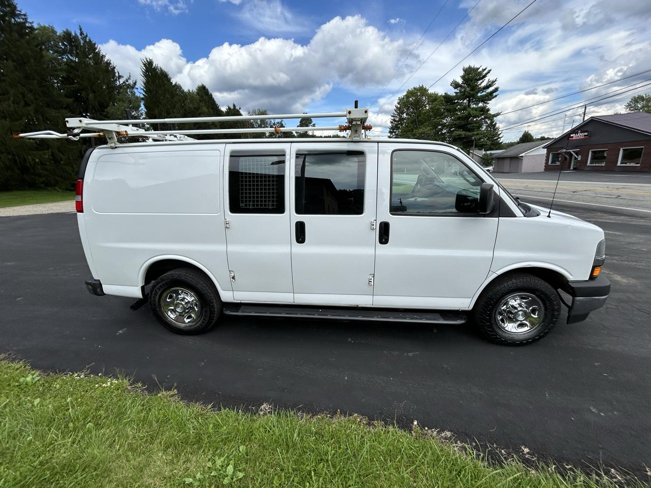Chevrolet Express Cargo Van RWD 2500 135" 2019