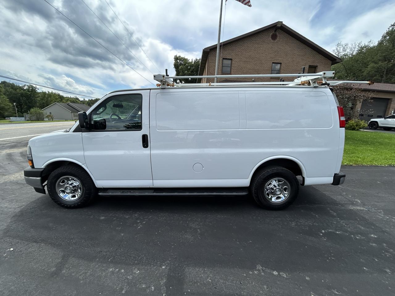 Chevrolet Express Cargo Van RWD 2500 135" 2019