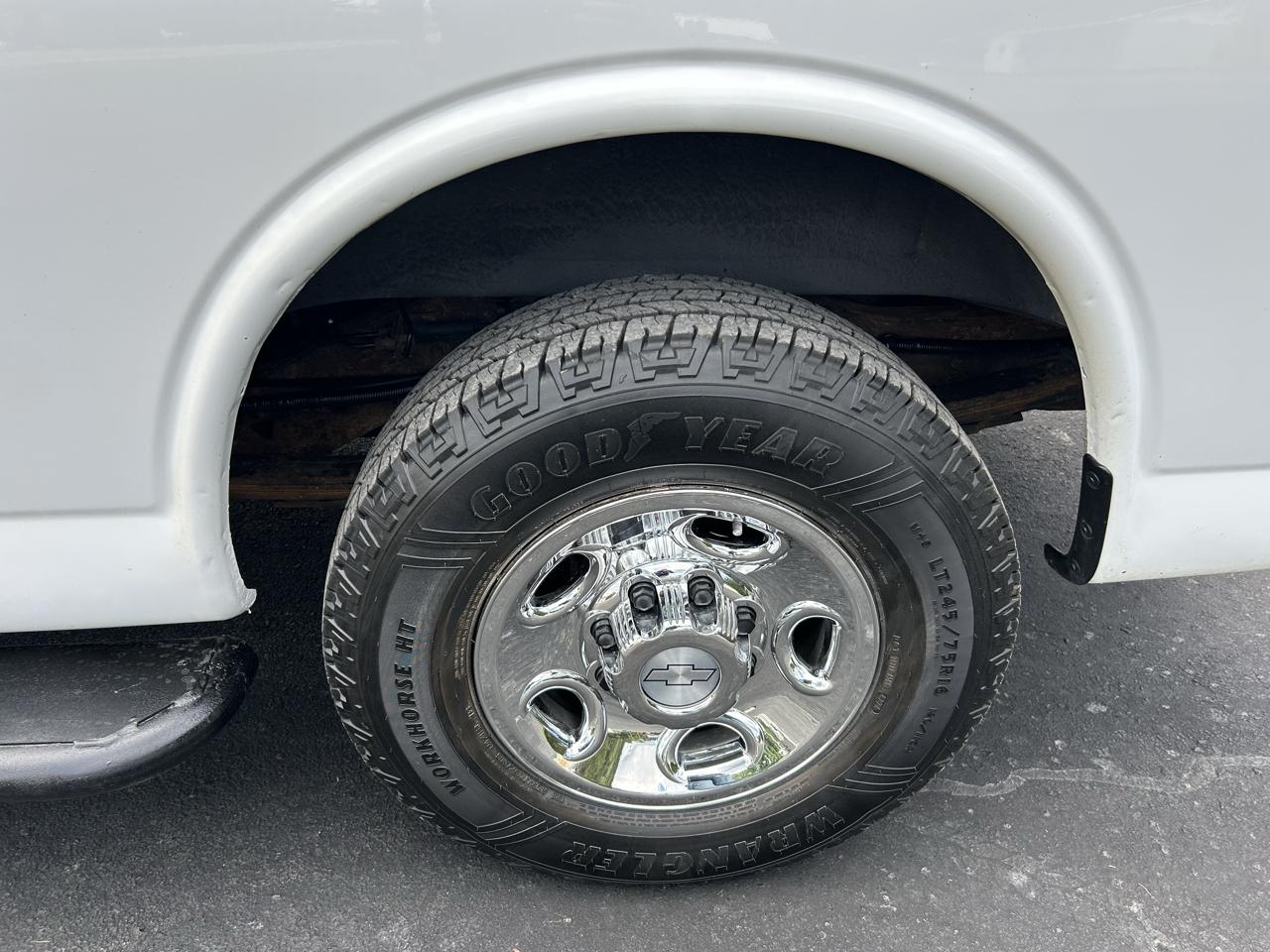Chevrolet Express Cargo Van RWD 2500 135" 2019