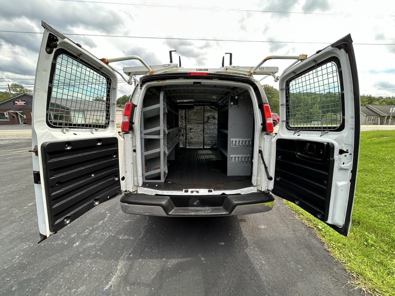 Chevrolet Express Cargo Van RWD 2500 135" 2019
