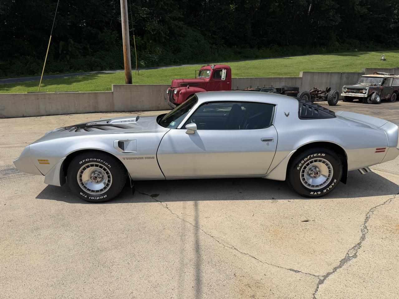 Pontiac Firebird 2dr Coupe Trans Am 1981