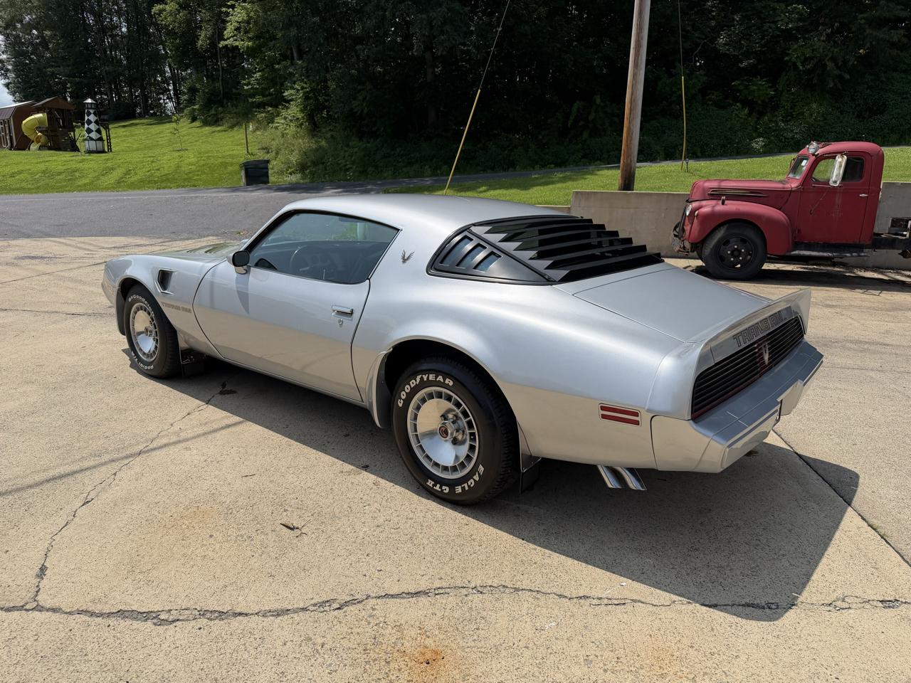 Pontiac Firebird 2dr Coupe Trans Am 1981