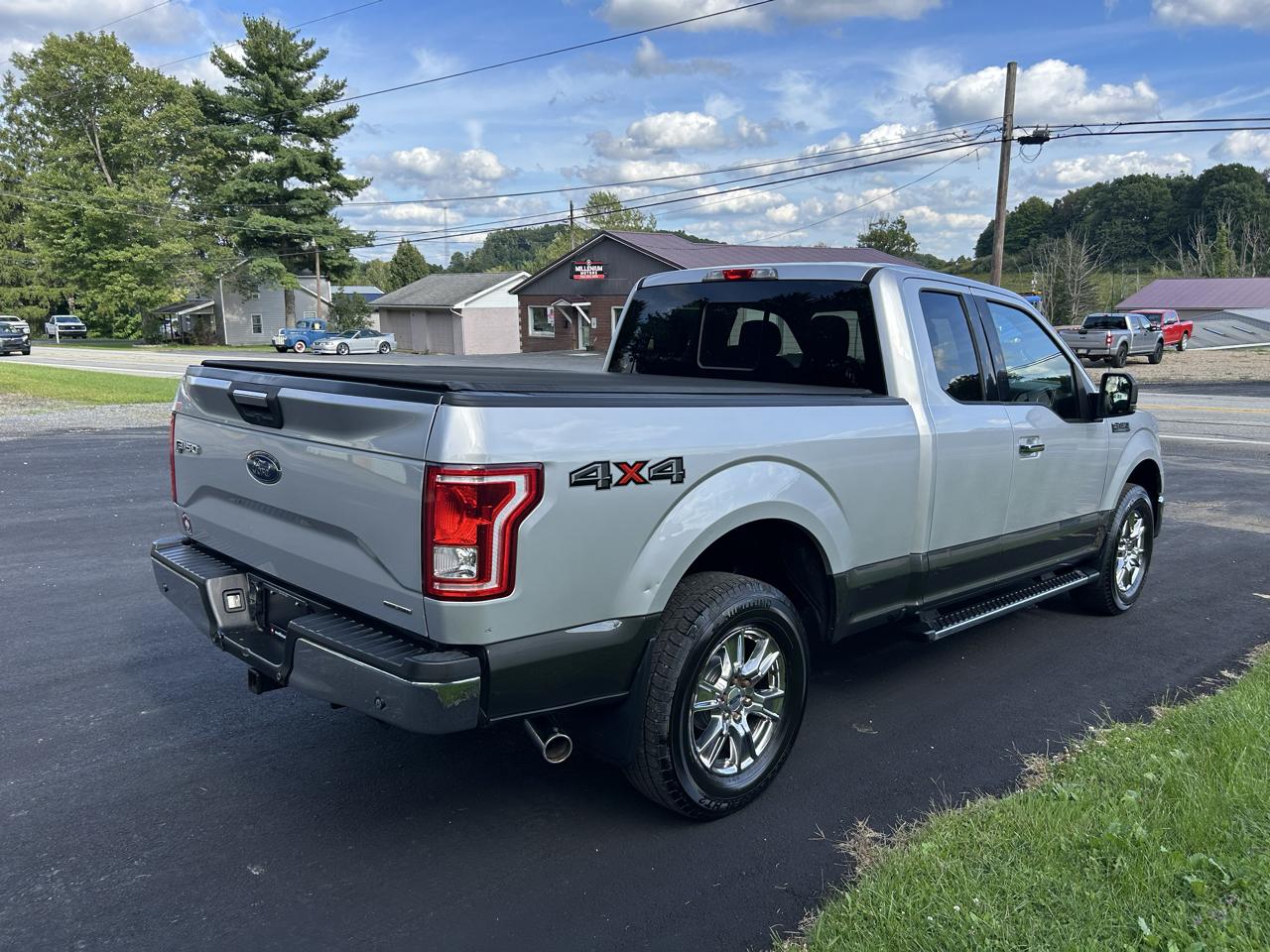 Ford F-150 4WD SuperCab 145" XLT 2015