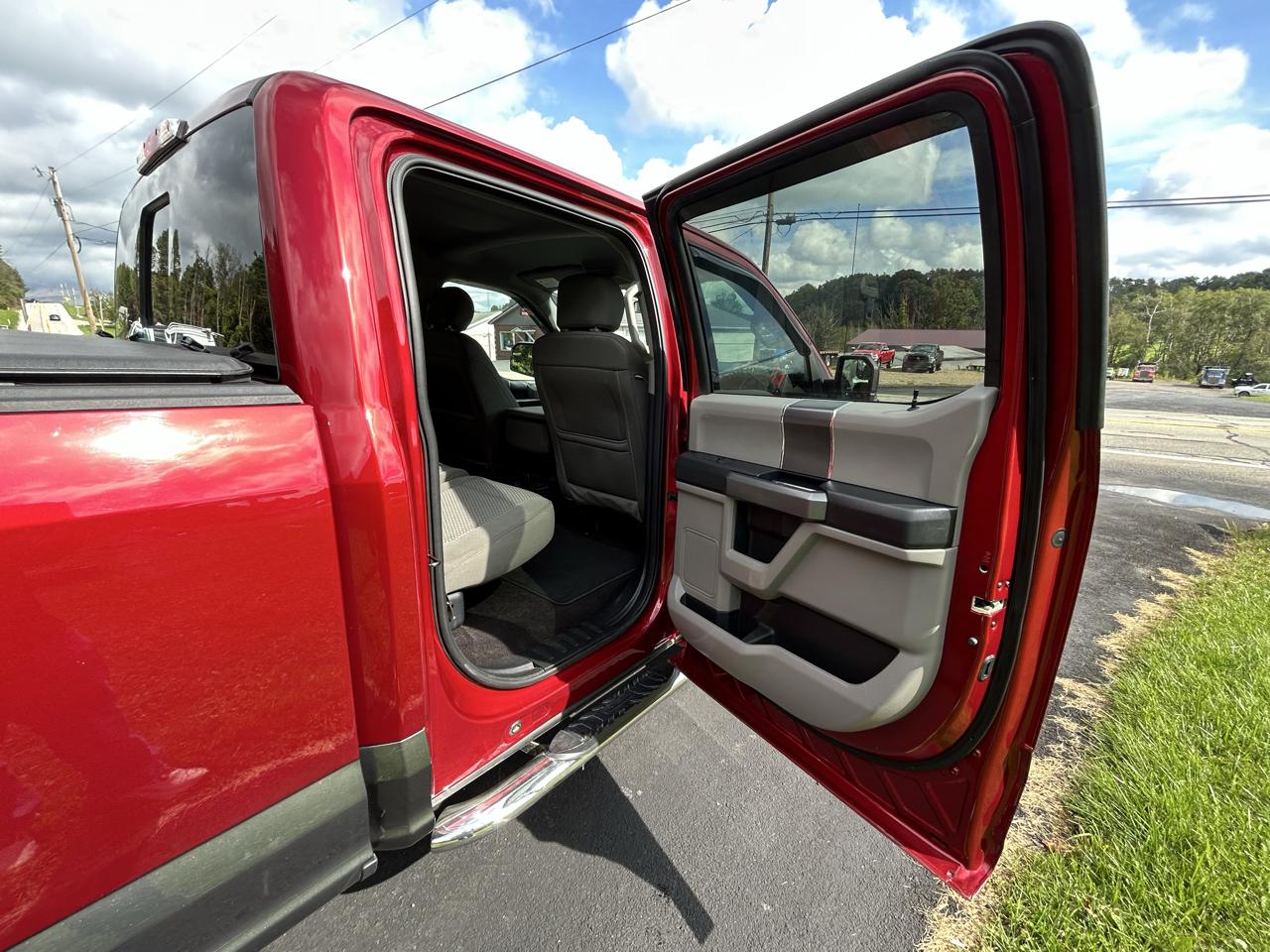 Ford F-150 4WD SuperCrew 157" XLT 2018