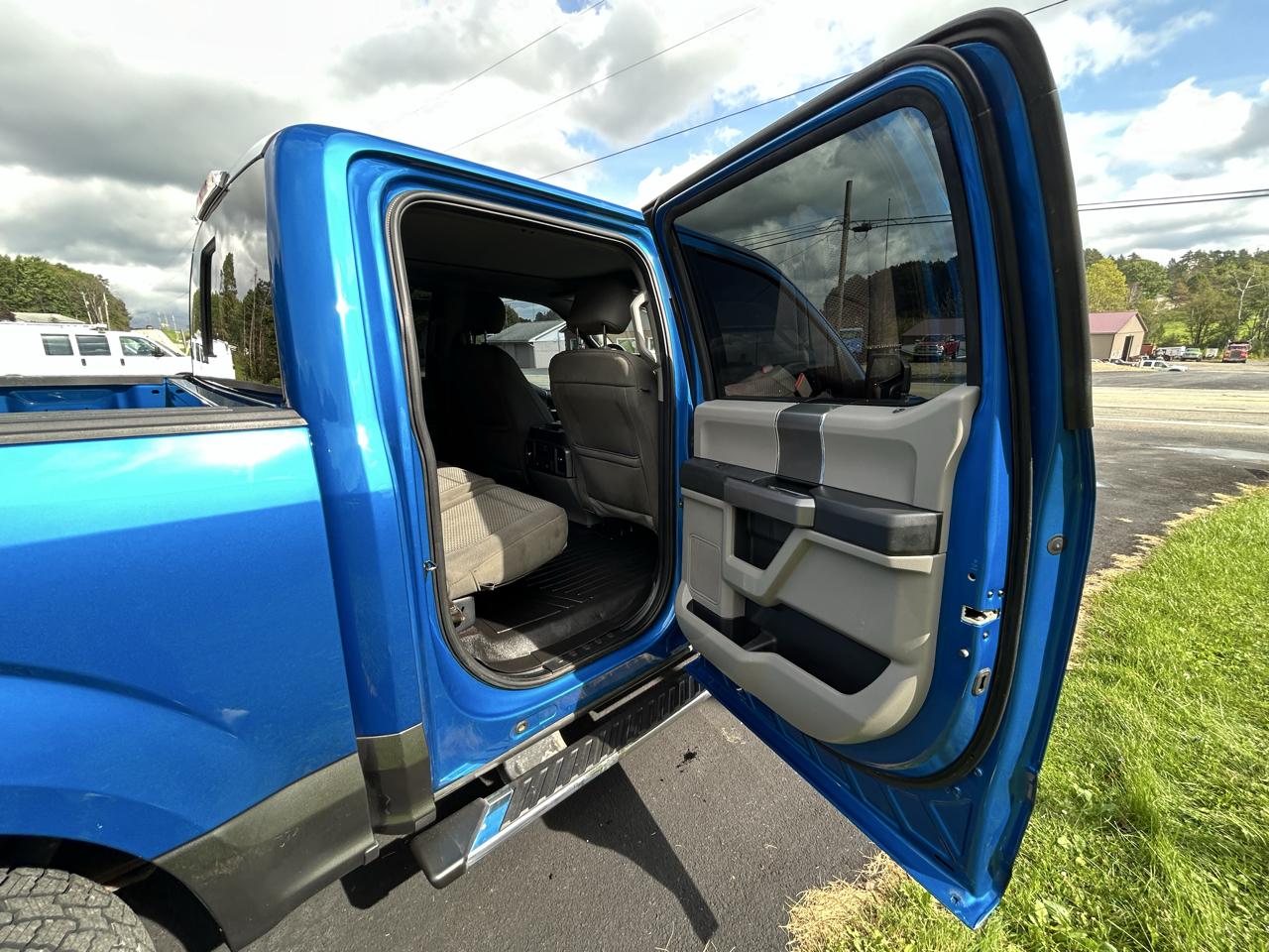 Ford F-150 4WD SuperCrew 145" XLT 2019