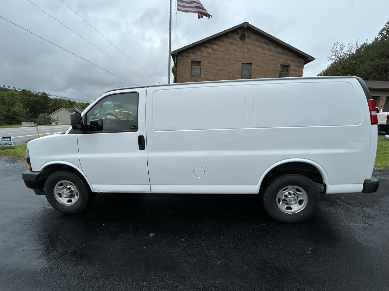 Chevrolet Express Cargo Van RWD 2500 135" 2020