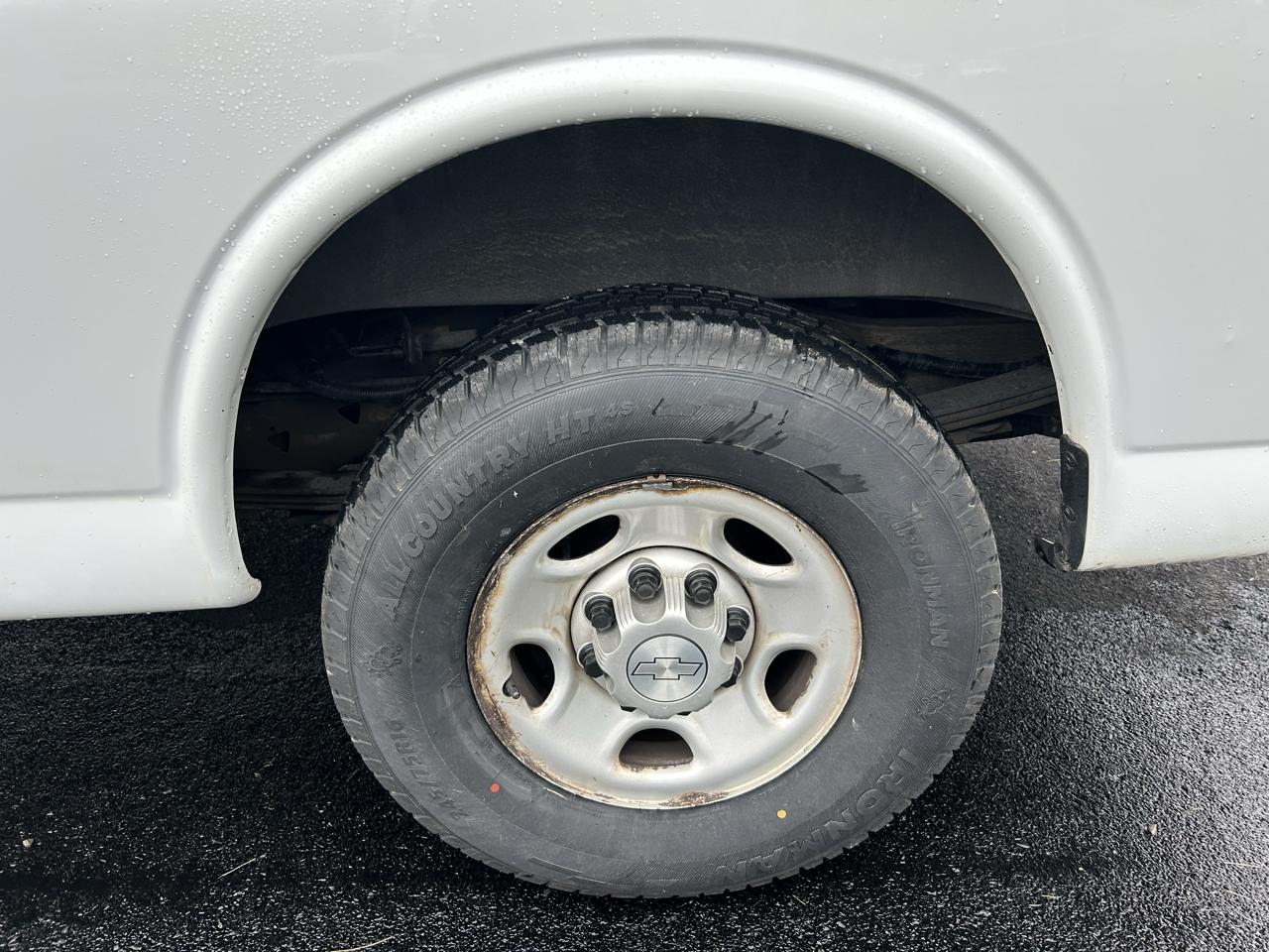 Chevrolet Express Cargo Van RWD 2500 135" 2020