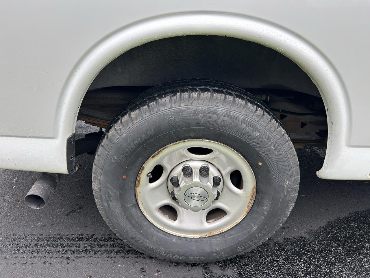 Chevrolet Express Cargo Van RWD 2500 135" 2020
