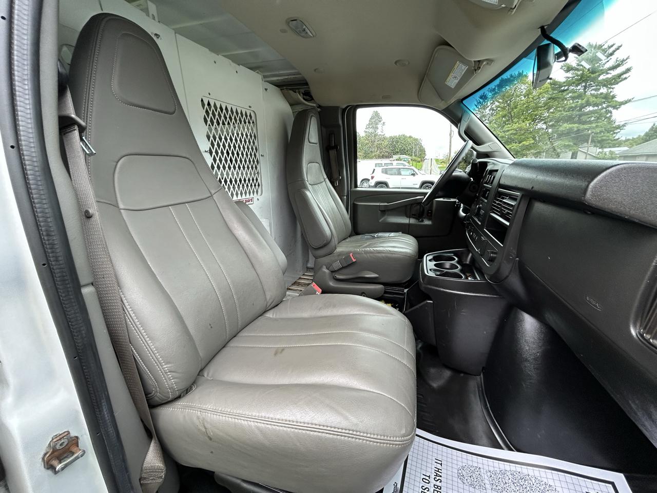 Chevrolet Express Cargo Van RWD 2500 135" 2020