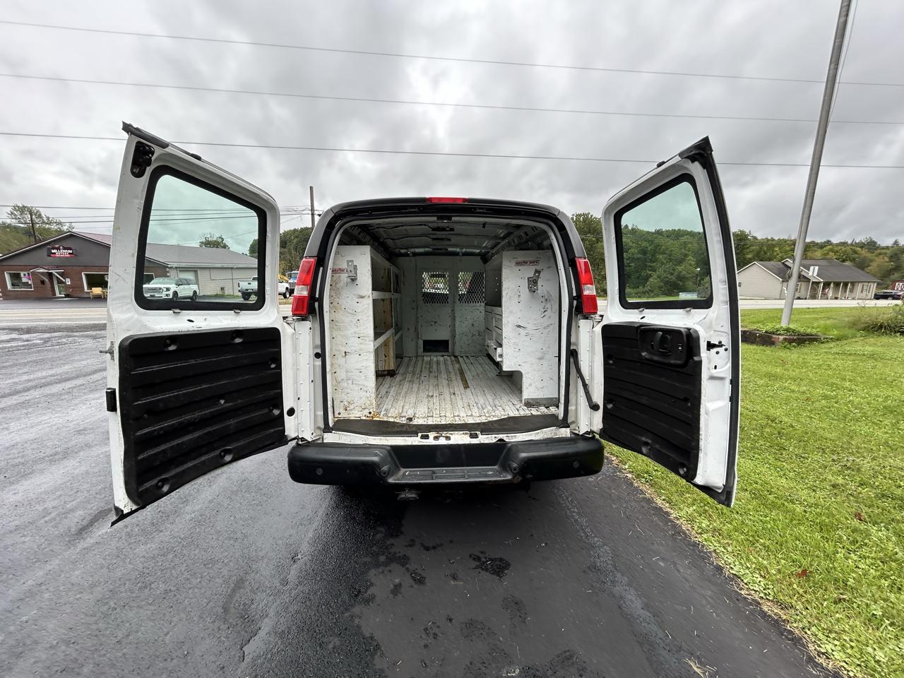 Chevrolet Express Cargo Van RWD 2500 135" 2020