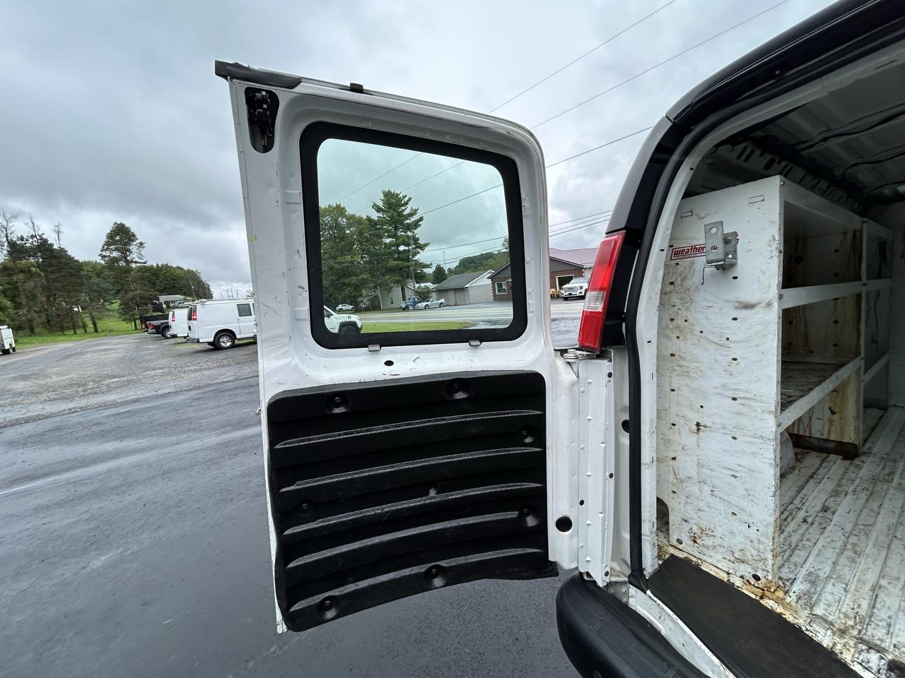 Chevrolet Express Cargo Van RWD 2500 135" 2020