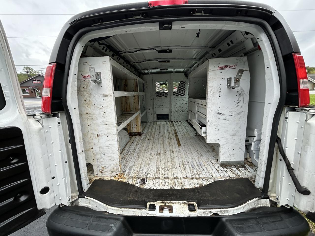 Chevrolet Express Cargo Van RWD 2500 135" 2020